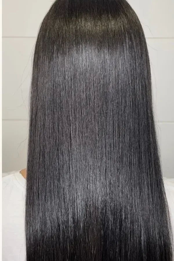 Cabello muy rizado después del alisado